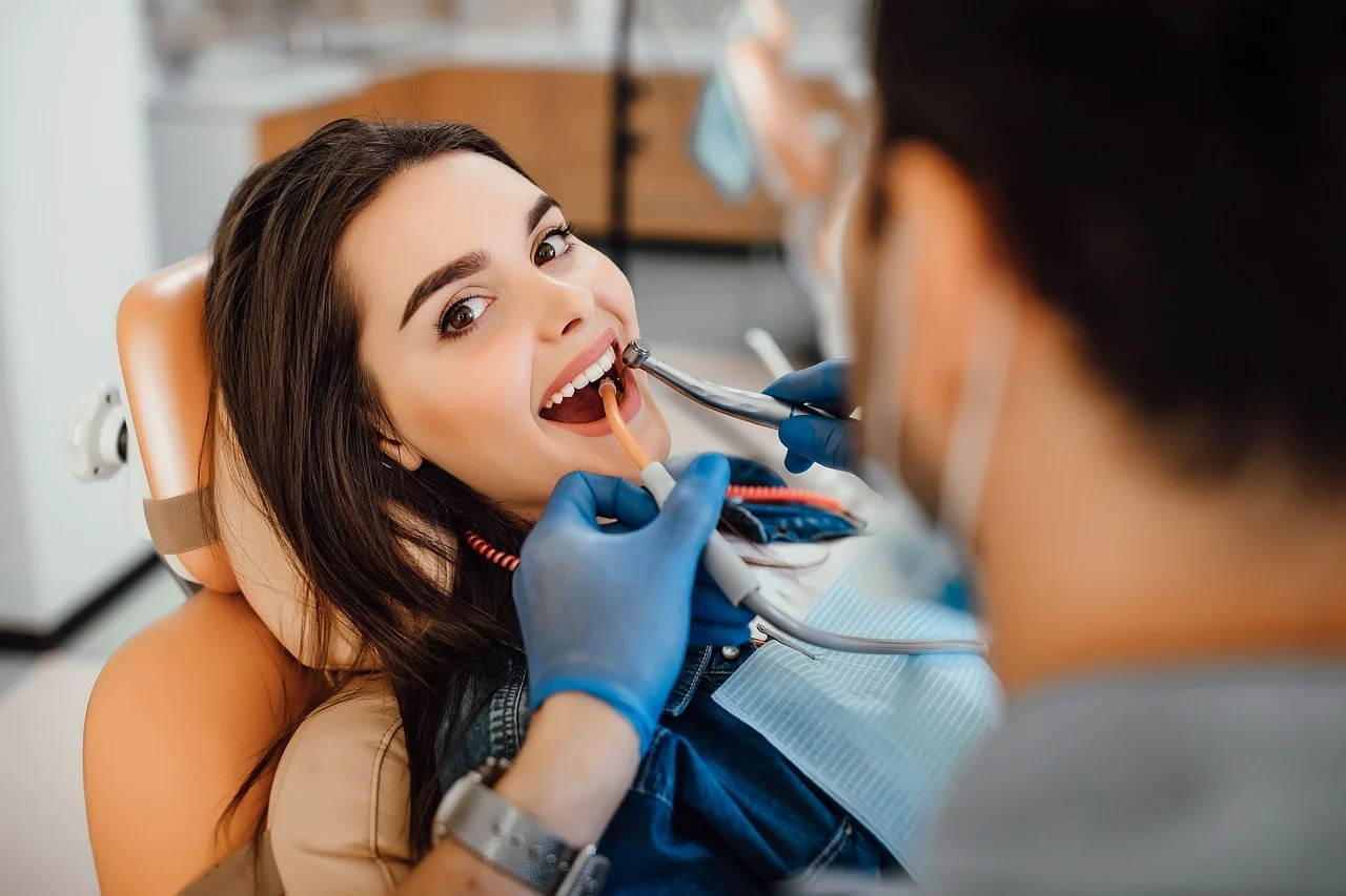 Estetinės dantų laminatės Domus Dentes klinikoje